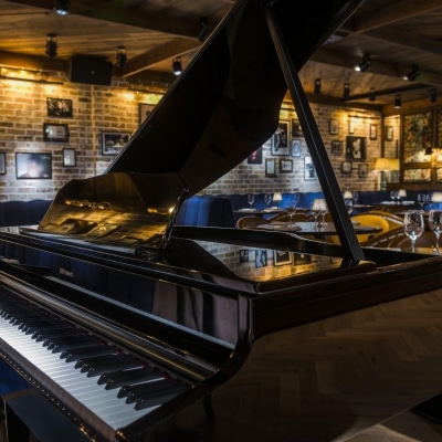 Grand piano in Juls